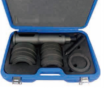 TRUCK TRANSMISSION BEARING PULLER
